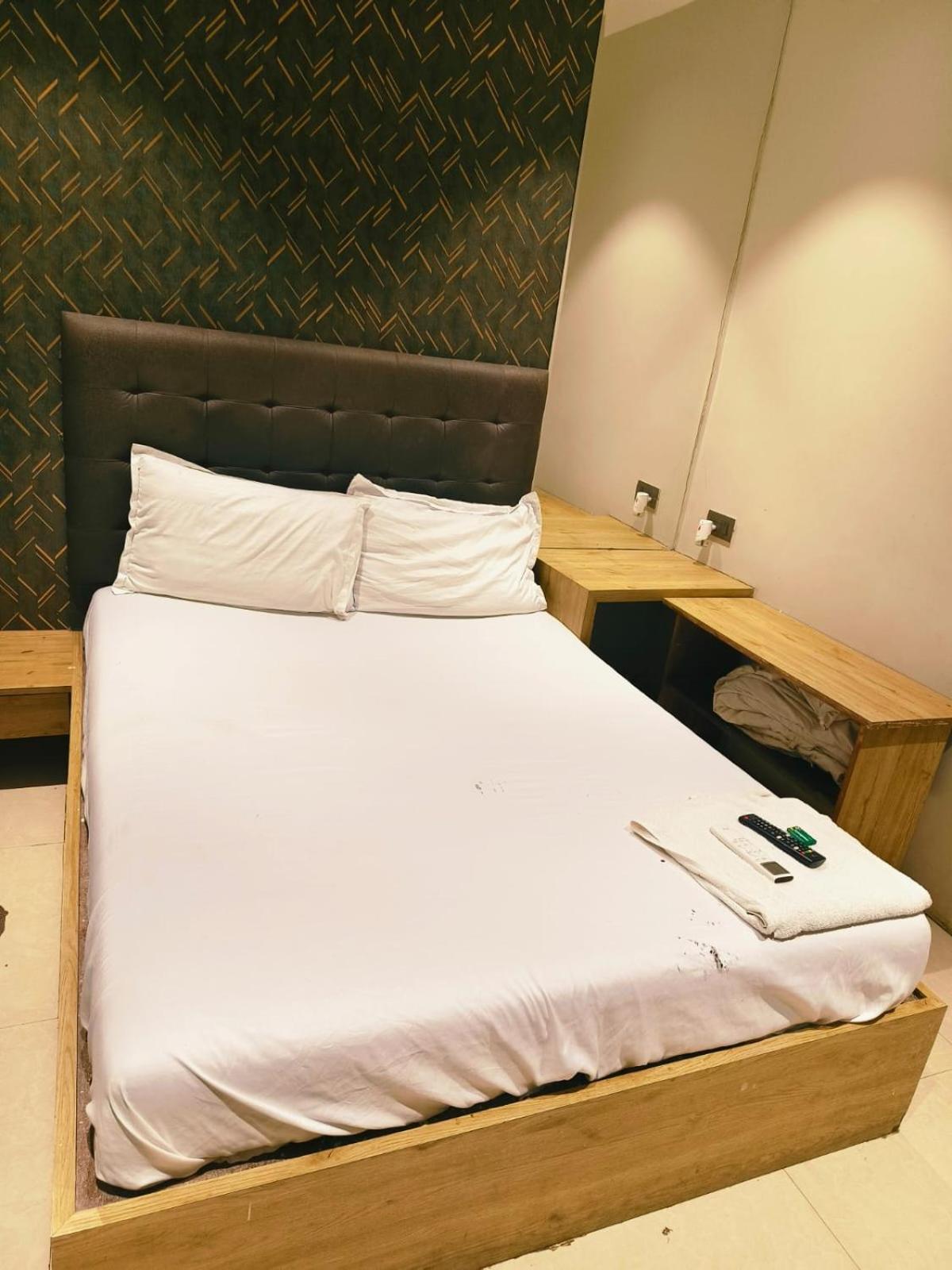 Hotel Sunrise Residency 뭄바이 외부 사진